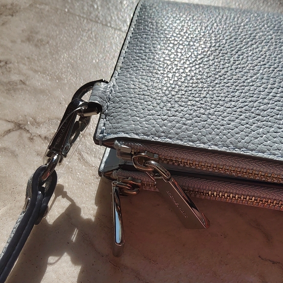 Michael Kors Adele Double Zip Wristlet NWOT - Picture 3 of 11